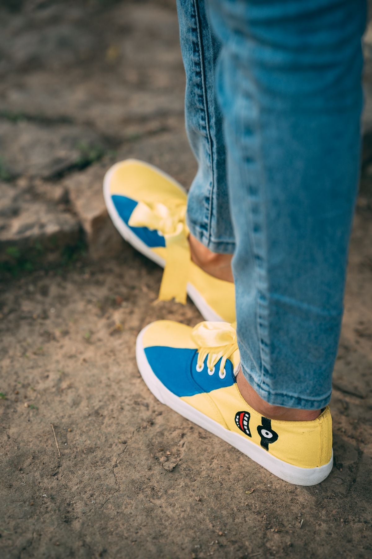 Minion shoe ( lace )